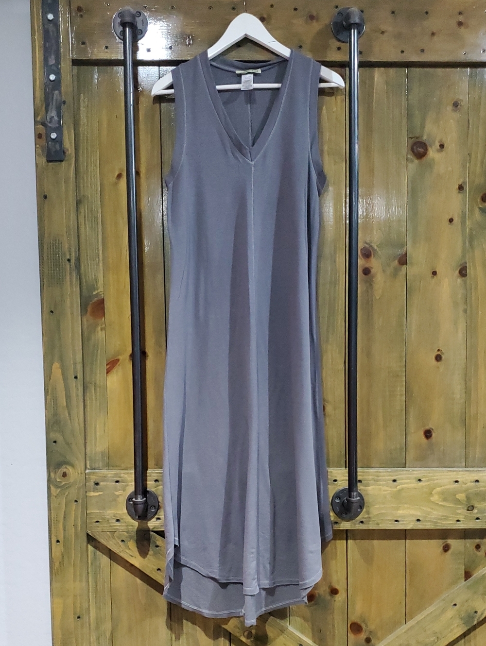 Sleeveless V-Neck High-Low Maxi Dress in Gray Minimalist Loungewear Relax
